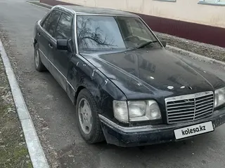 Mercedes-Benz E 220 1993 г