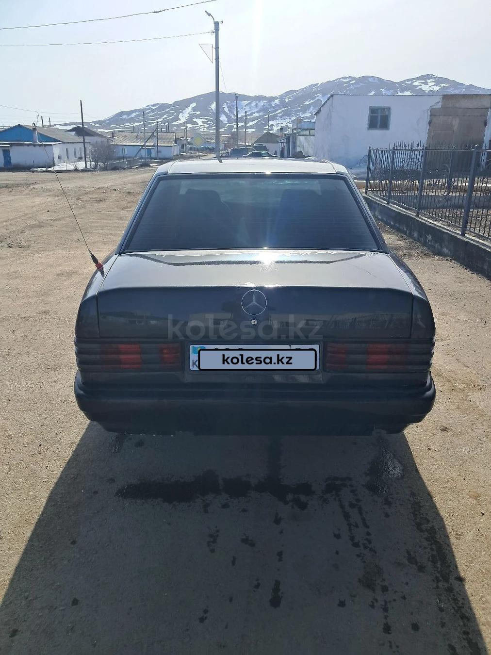 Mercedes-Benz 190 1989 г